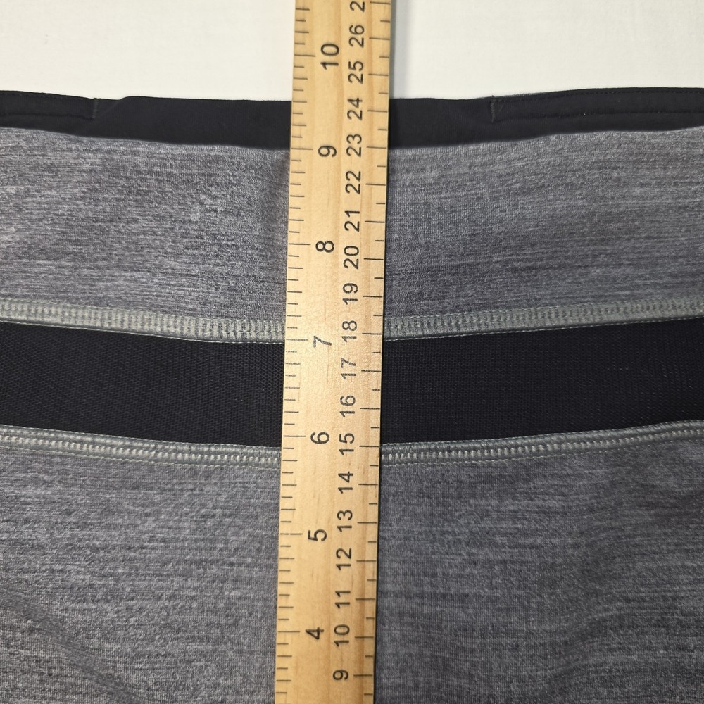 Lululemon Women's Cropped Leggings Sz 8 Striped Black Gray Zipper Pockets Mesh - Picture 6 of 10